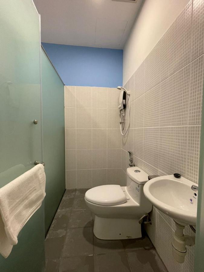 Benutten 99 Hotel Kampong Parit Tengah Extérieur photo
