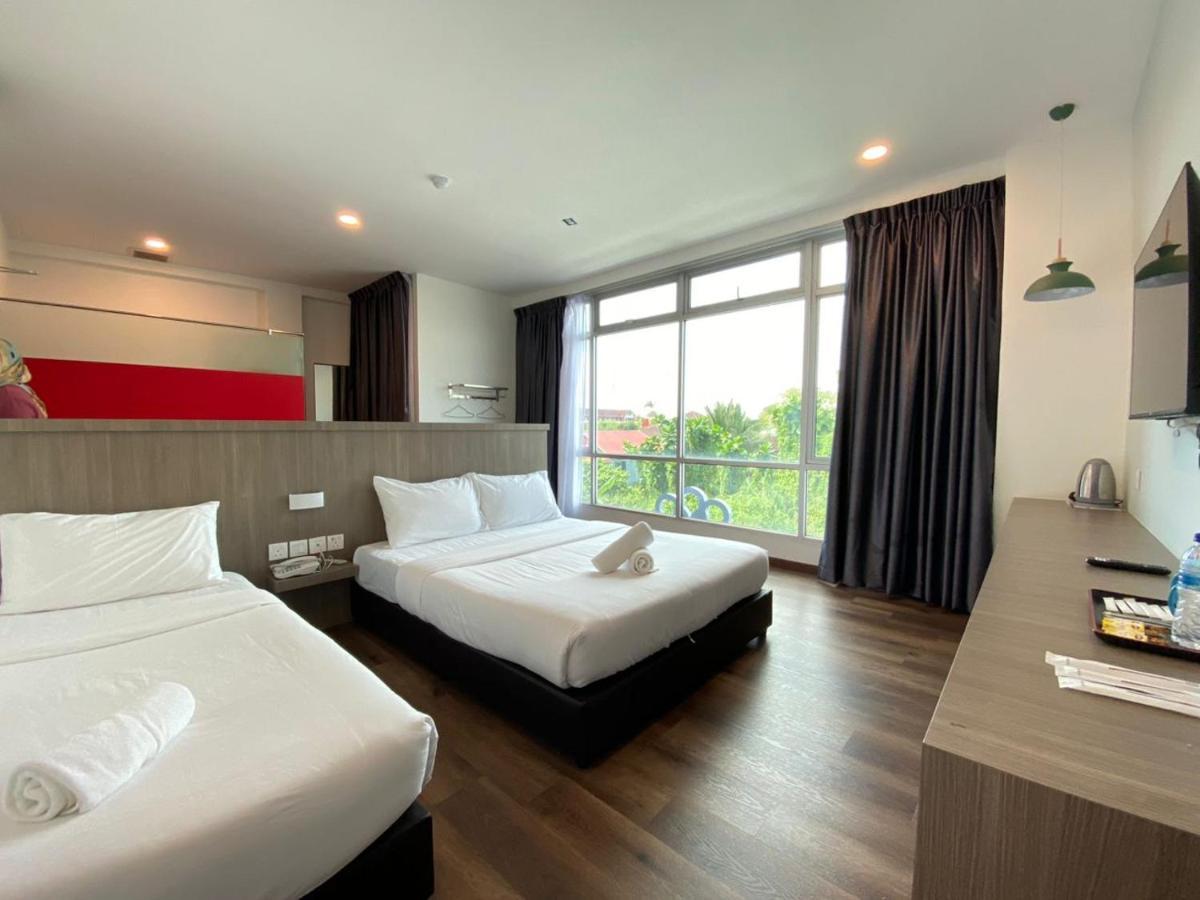 Benutten 99 Hotel Kampong Parit Tengah Extérieur photo